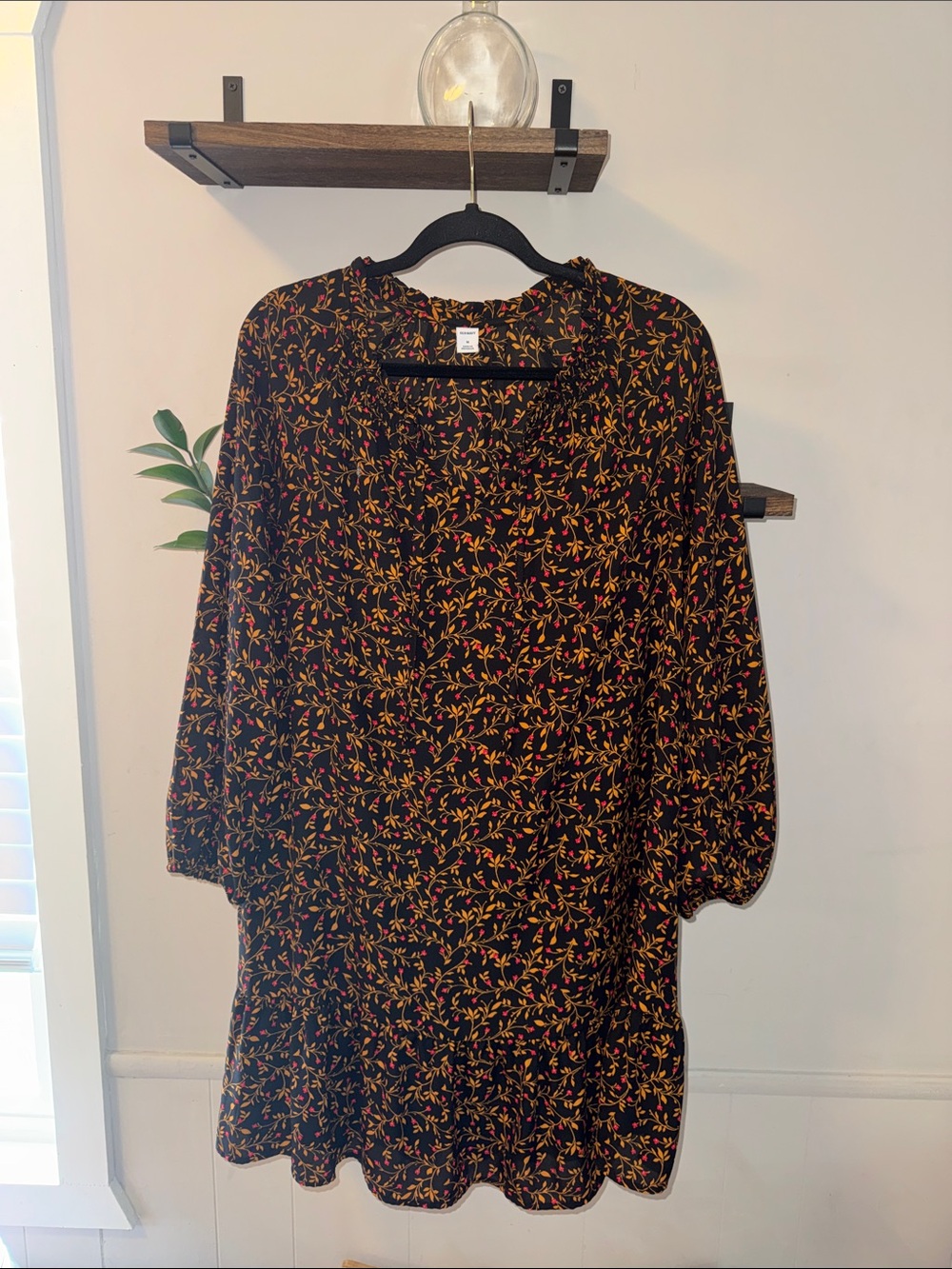 Women's Old Navy Black Floral Shift Dress Size Medium